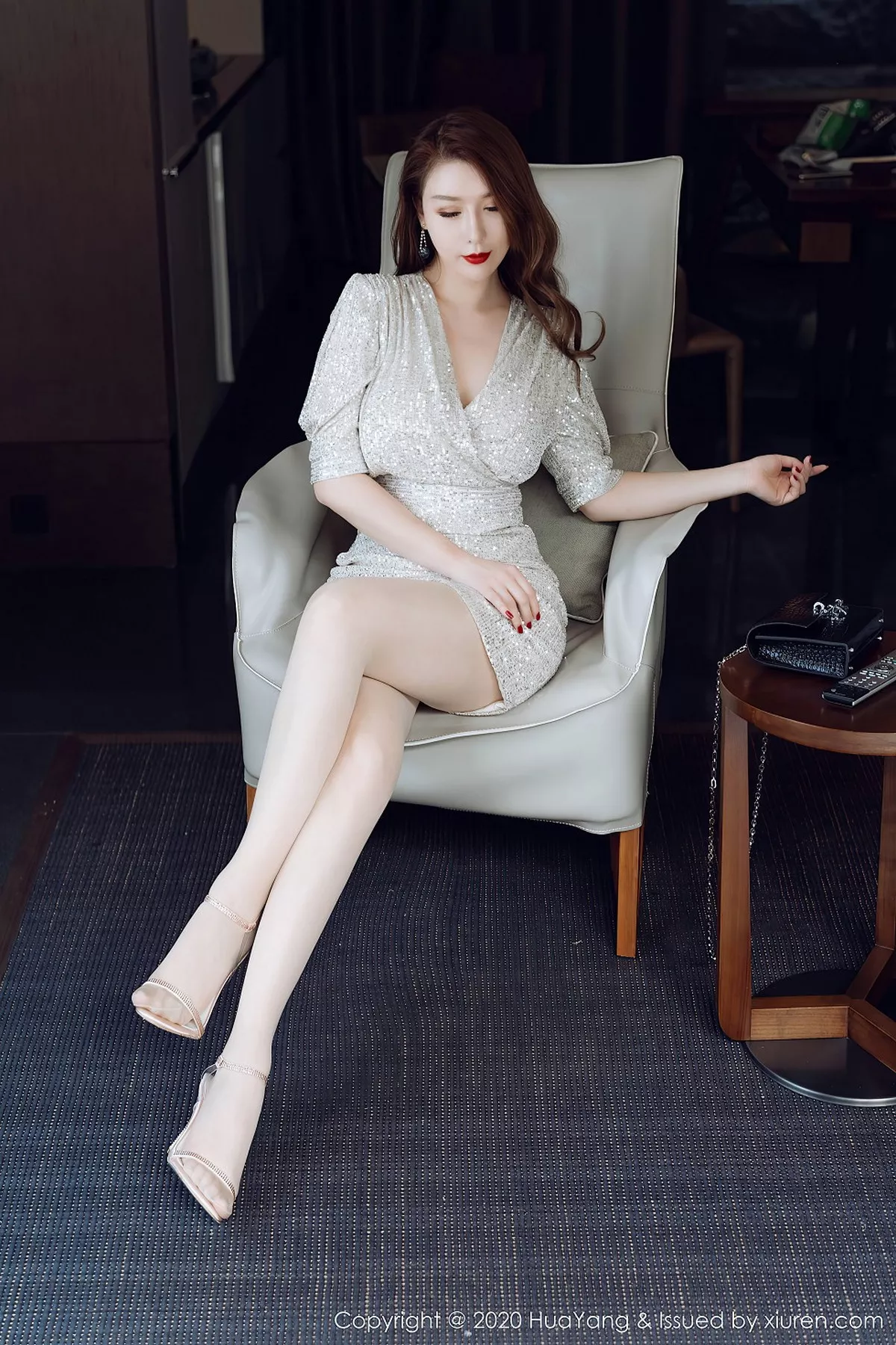 HuaYang 花漾show Vol.283 丰腴身姿 尤妮丝 典雅礼裙