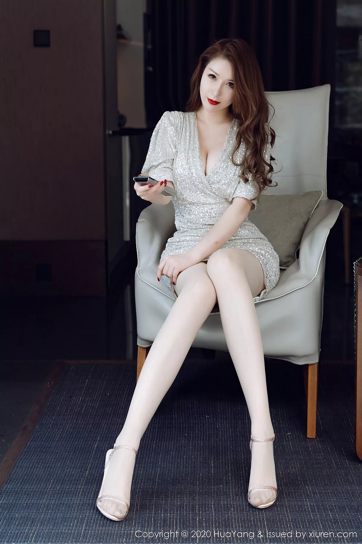 HuaYang 花漾show Vol.283 丰腴身姿 尤妮丝 典雅礼裙