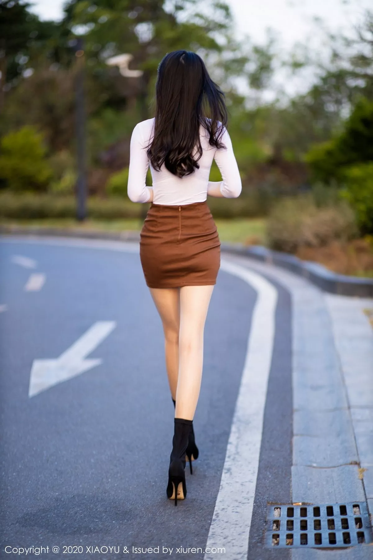 XIAOYU  语画界 Vol.387 靓丽户外车模 言沫