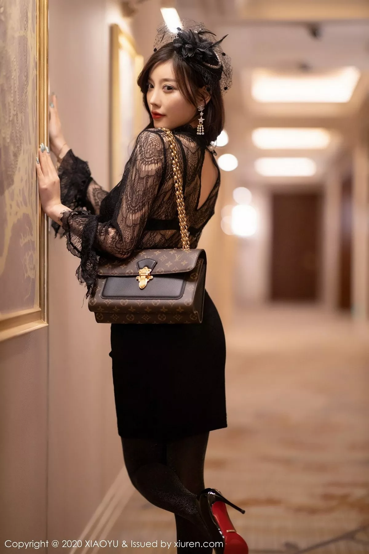 XIAOYU  语画界 Vol.442 美臀黑丝 杨晨晨  成都旅拍