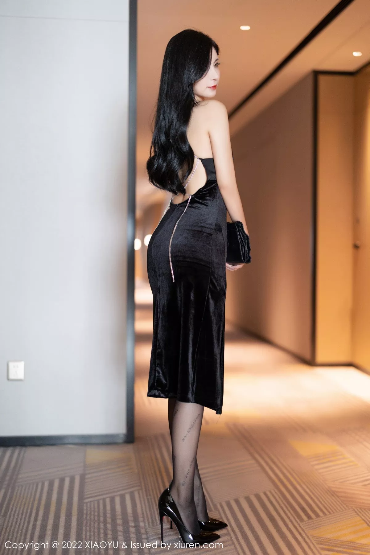 XIAOYU  语画界 Vol.908  小蛮妖Yummy 浅色情趣蕾丝旗袍杭州旅拍1