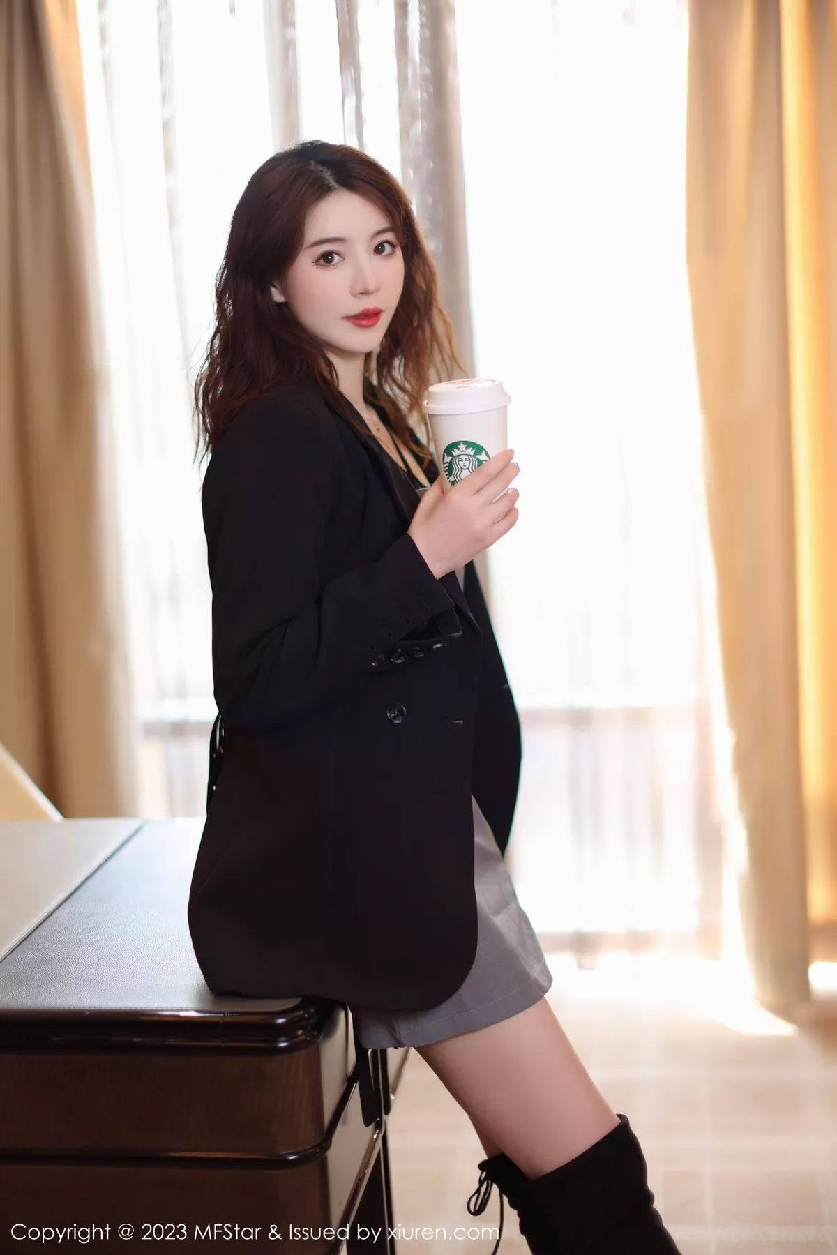 MFStar 模范学院 Vol.589 yoo优优 露肩连衣短裙性感写真