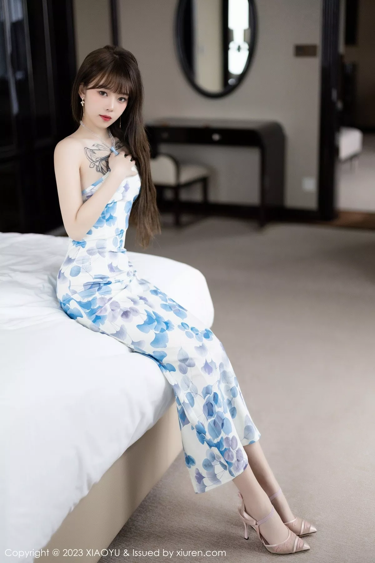 XIAOYU  语画界 Vol.985  奶瓶. 极致美腿性感动人写真11