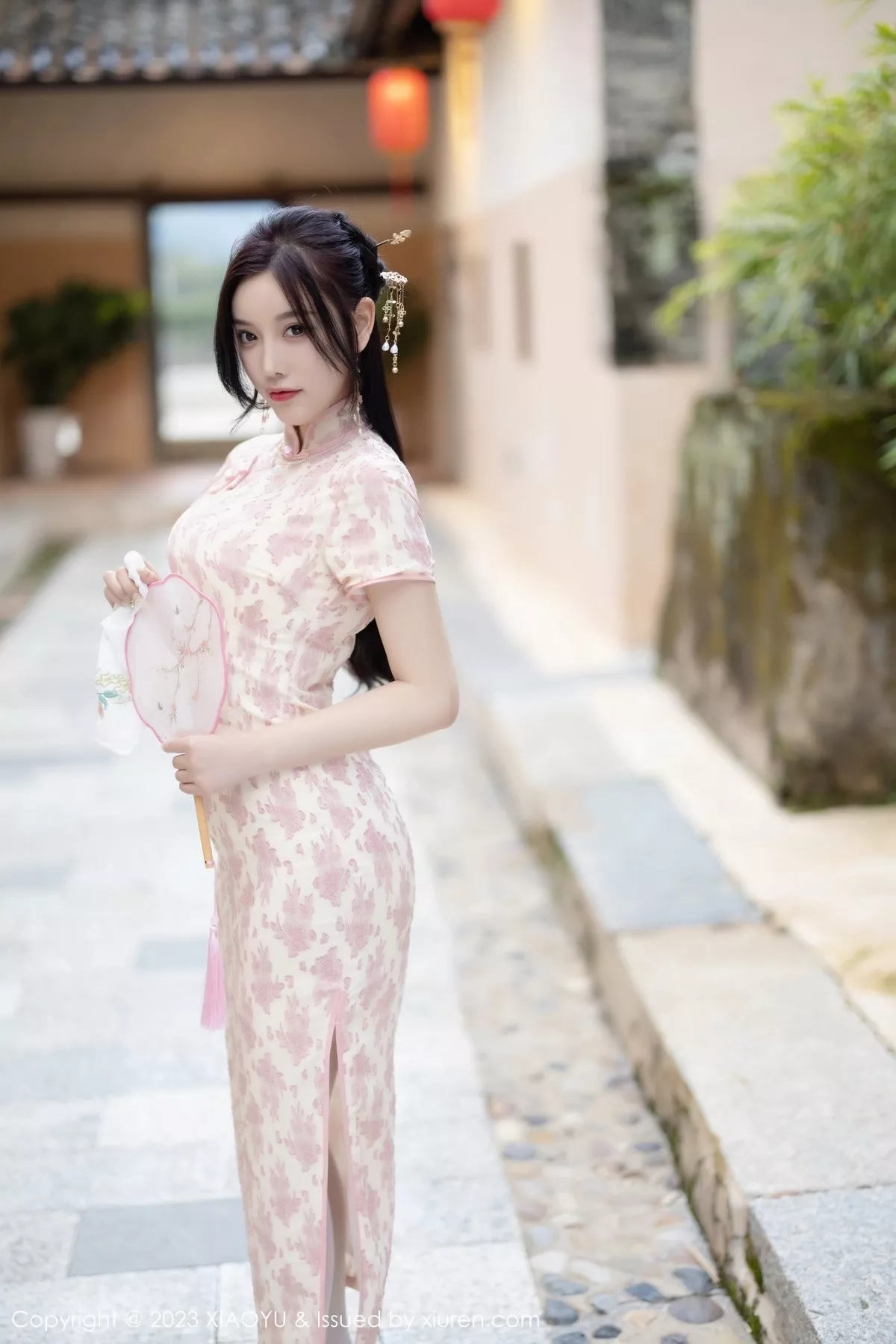 XIAOYU  语画界 Vol.993  杨晨晨Yome 浅色旗袍写真1