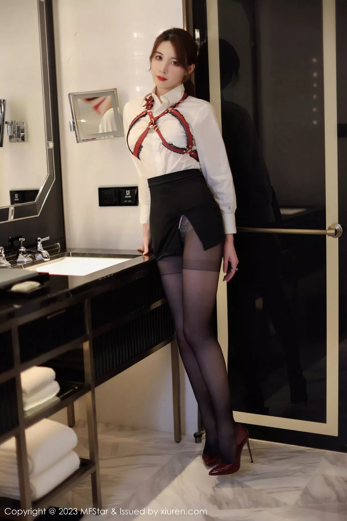 MFStar 模范学院 Vol.615 yoo优优 魅惑黑丝衣写真