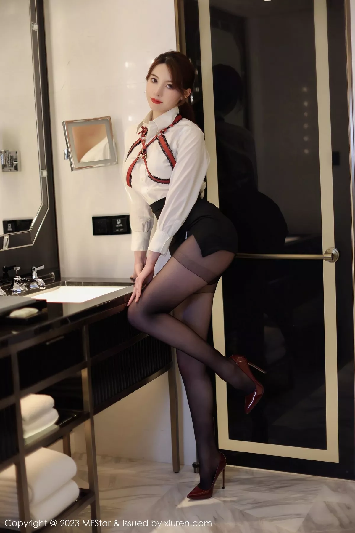 MFStar 模范学院 Vol.615 yoo优优 魅惑黑丝衣写真
