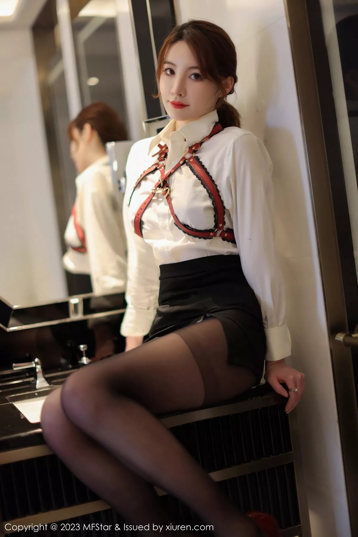 MFStar 模范学院 Vol.615 yoo优优 魅惑黑丝衣写真