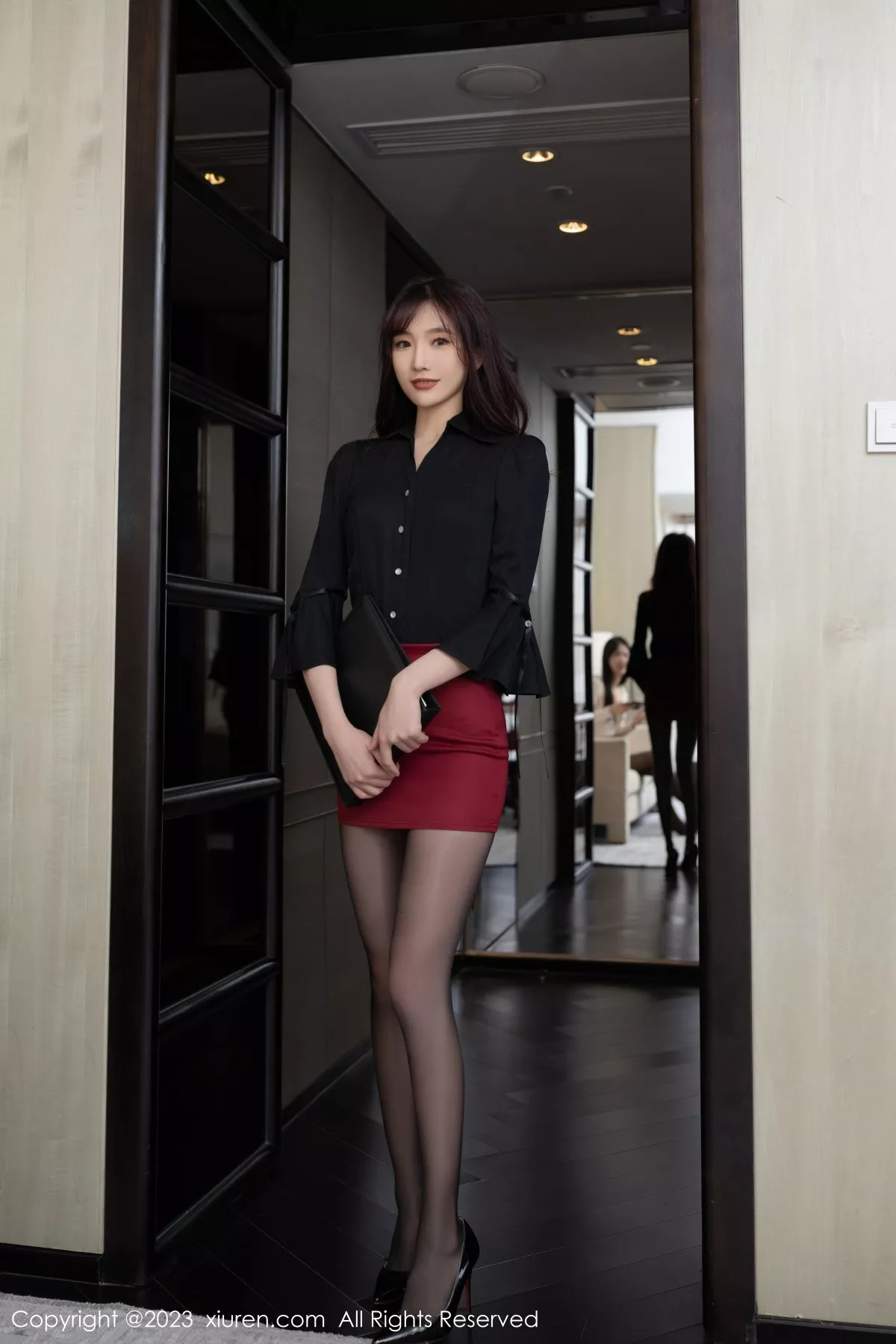 秀人网 陆萱萱 No.6763在线看图,春日花语写真集展现清新少女感与梦幻光影交织的摄影美学 秀人网 陆萱萱 No.6763在线看图,春日花语写真集展现清新少女感与梦幻光影交织的摄影美学