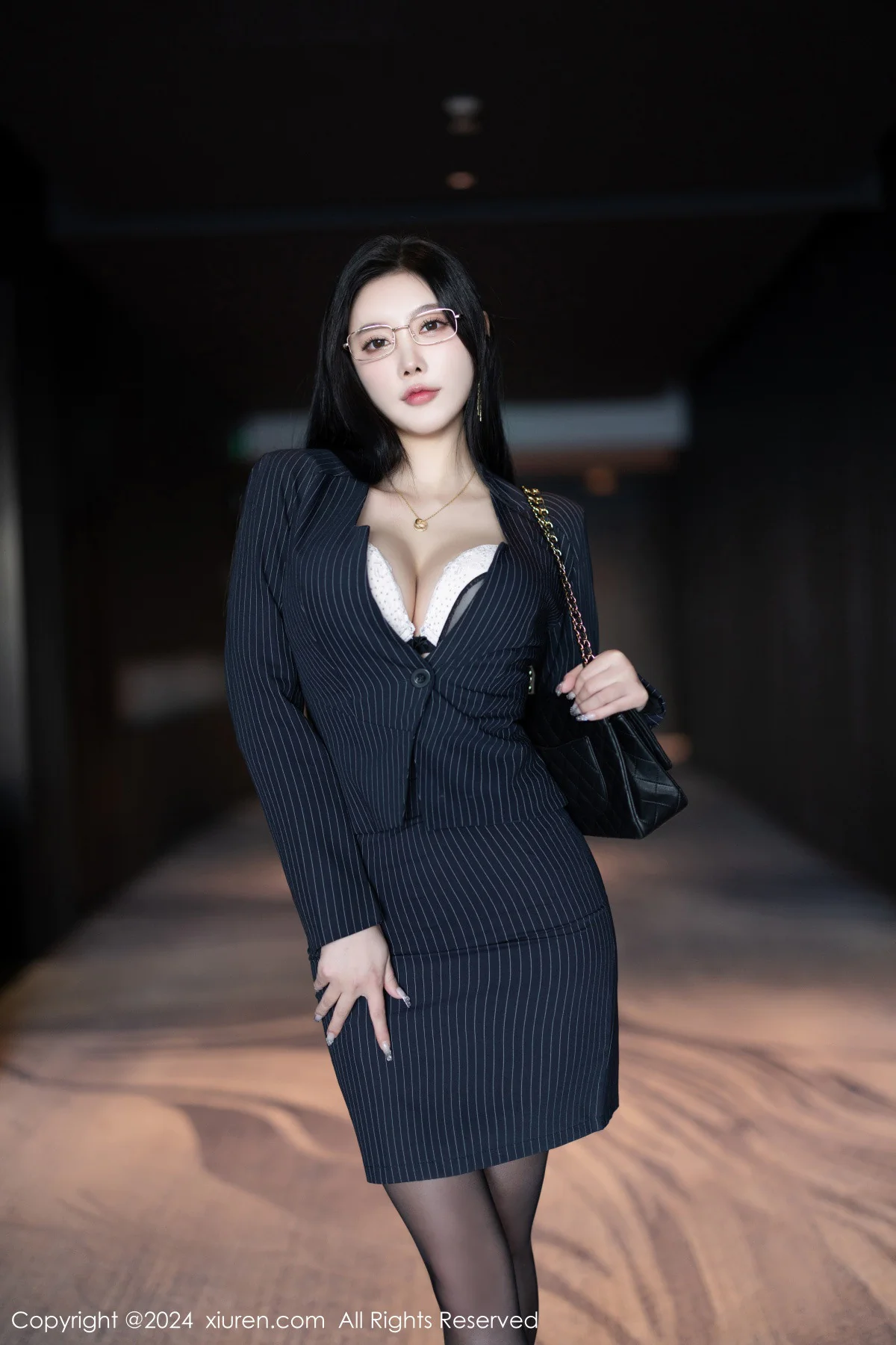 XIAOYU  语画  Vol.1188  杨晨晨Yome 黑色条纹西服海南旅拍11