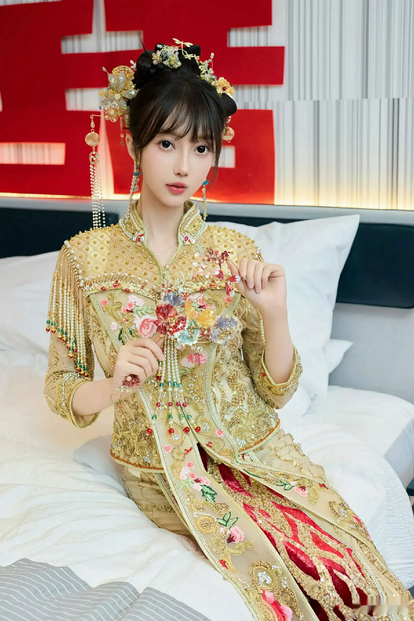 秀人网 玥儿玥er No.10567在线看图，清新少女与复古胶片碰撞出夏日恋曲写真全记录