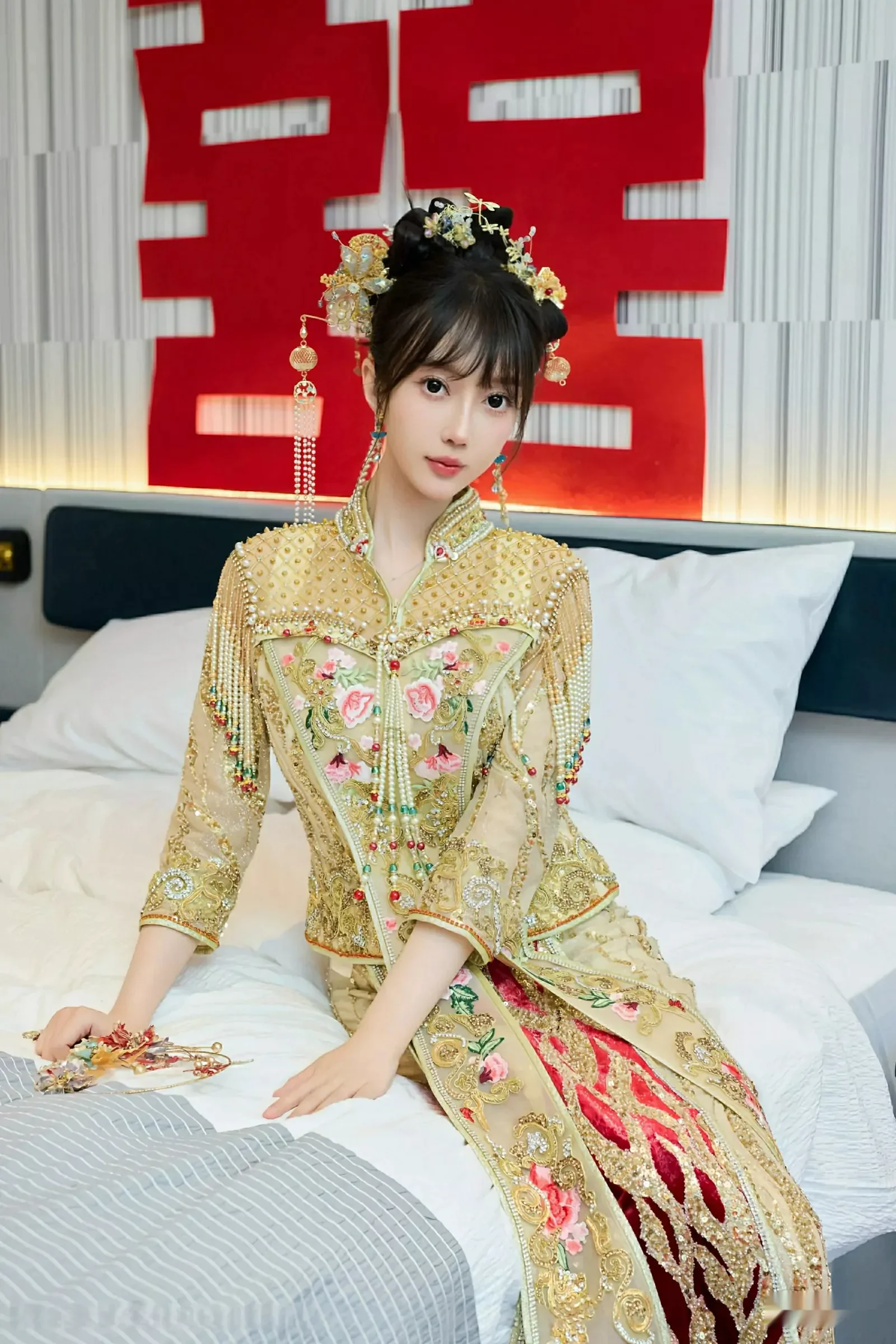 秀人网 玥儿玥er No.10567在线看图，清新少女与复古胶片碰撞出夏日恋曲写真全记录