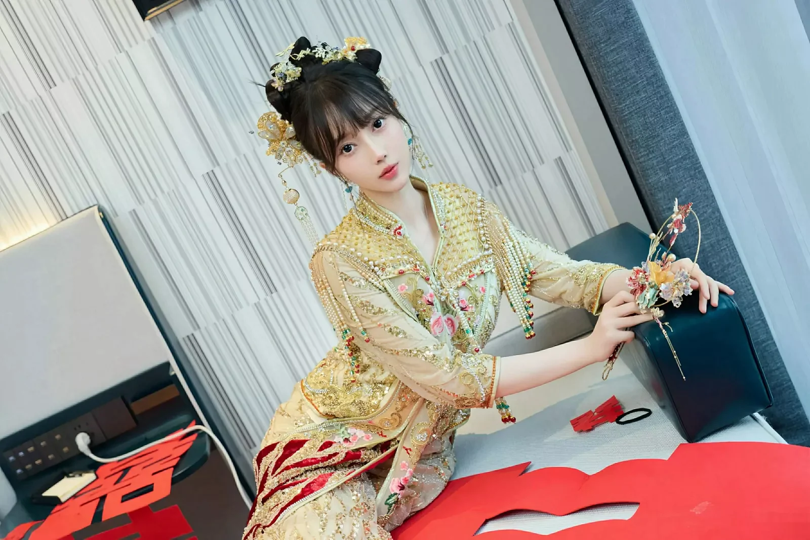 秀人网 玥儿玥er No.10567在线看图，清新少女与复古胶片碰撞出夏日恋曲写真全记录