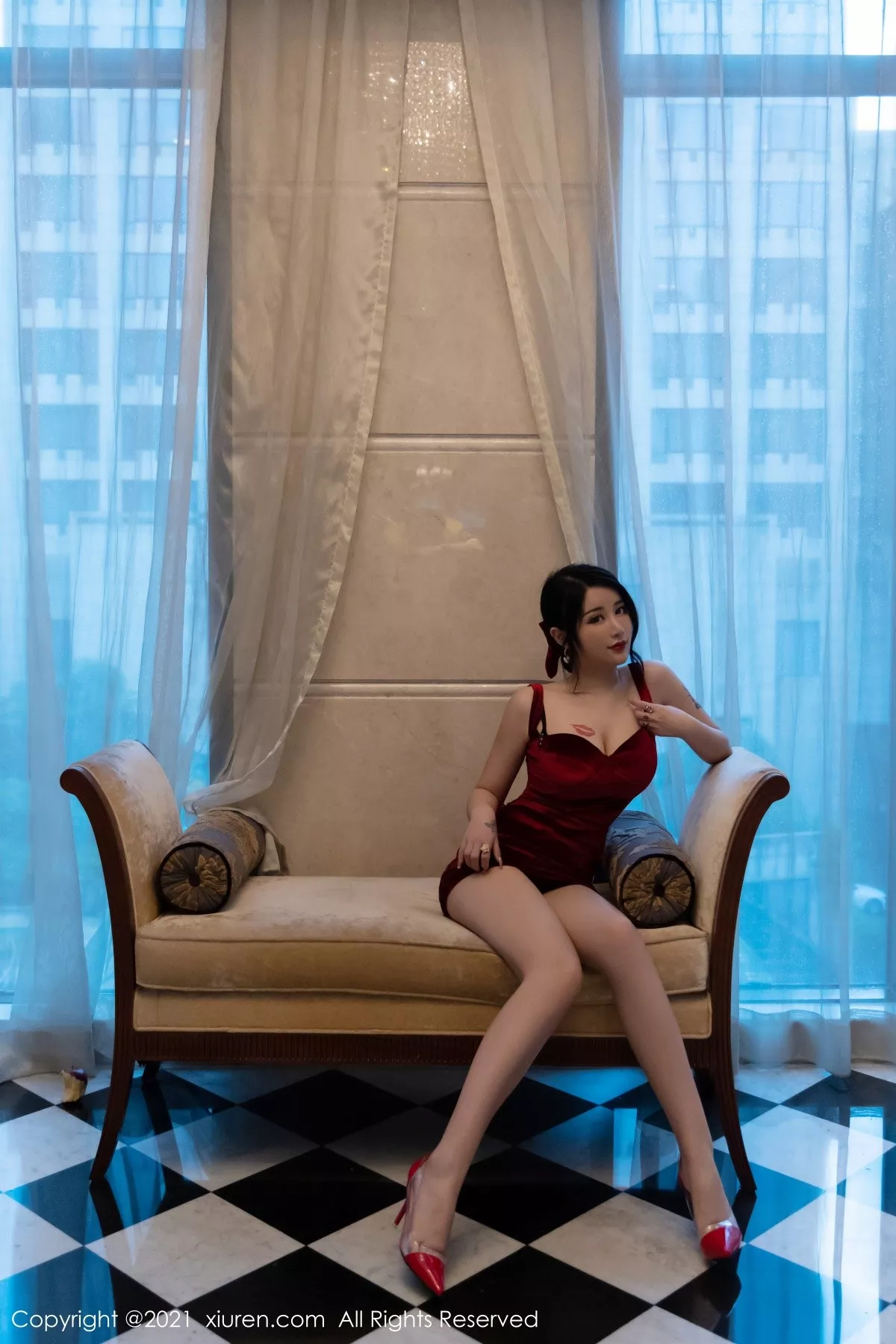 秀人网 美七Mia No.3681在线看图,清新少女与复古胶片交织的夏日写真全记录 秀人网 美七Mia No.3681在线看图,清新少女与复古胶片交织的夏日写真全记录