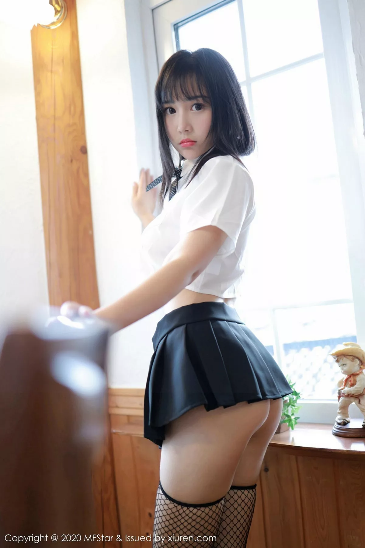 MFStar 模范学院 Vol.255  学生爆乳校服 徐微微mia清纯学妹