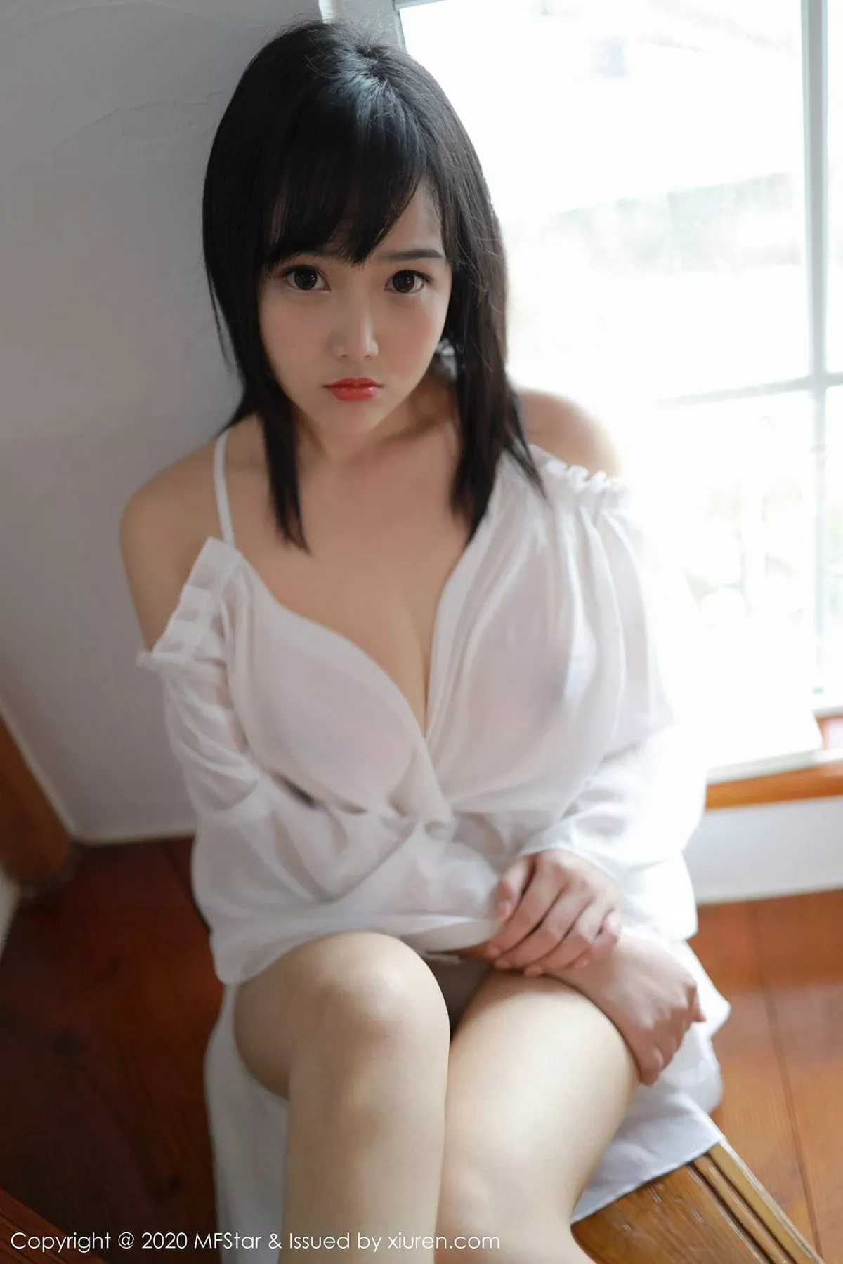 MFStar 模范学院 Vol.260 童颜巨乳 徐微微mia 薄透服饰日本旅...