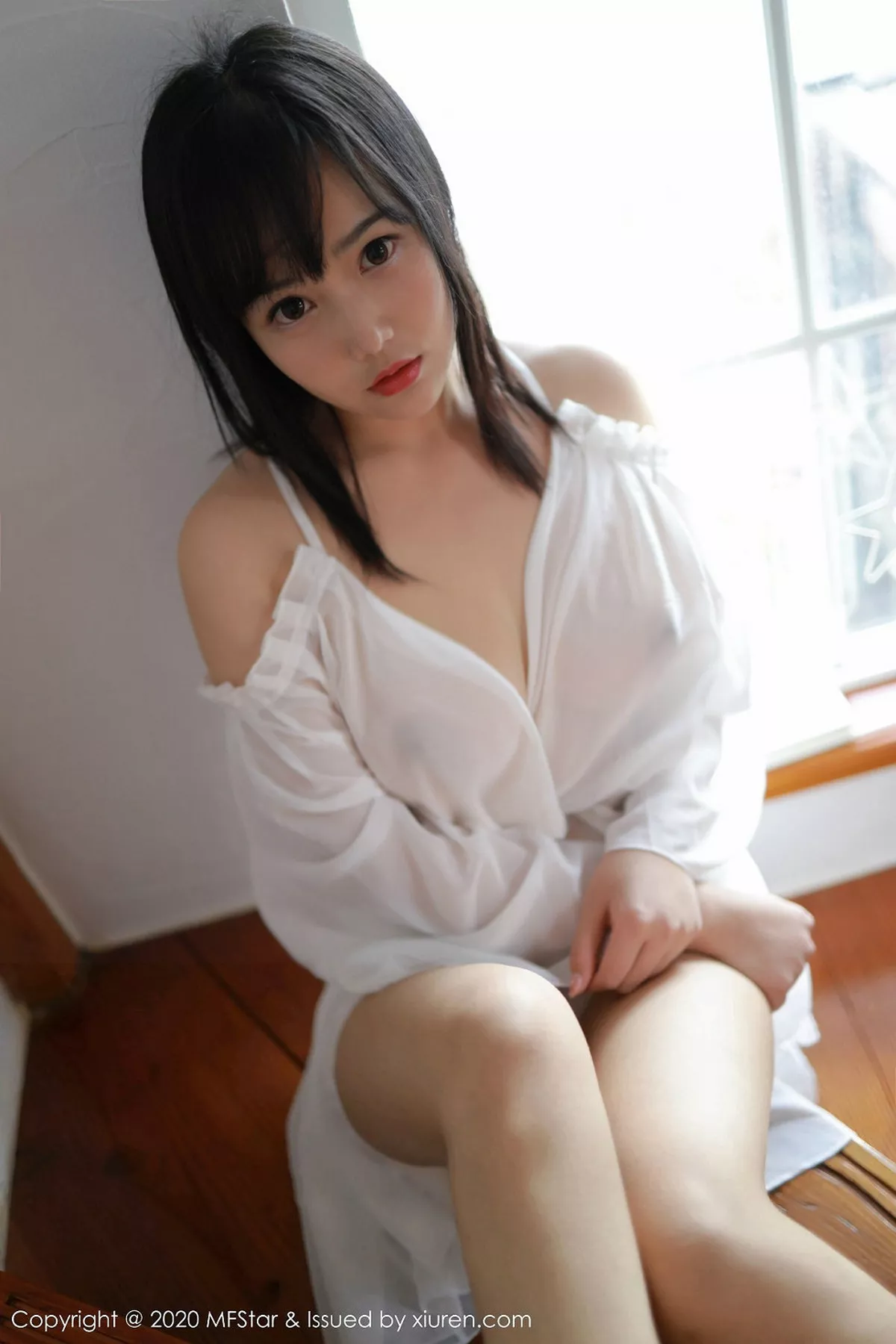 MFStar 模范学院 Vol.260 童颜巨乳 徐微微mia 薄透服饰日本旅...