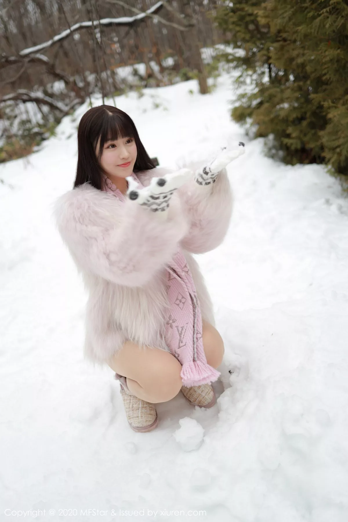 MFStar 模范学院 Vol.271 蕾丝内衣网袜 朱可儿Flower 北海道旅拍写真