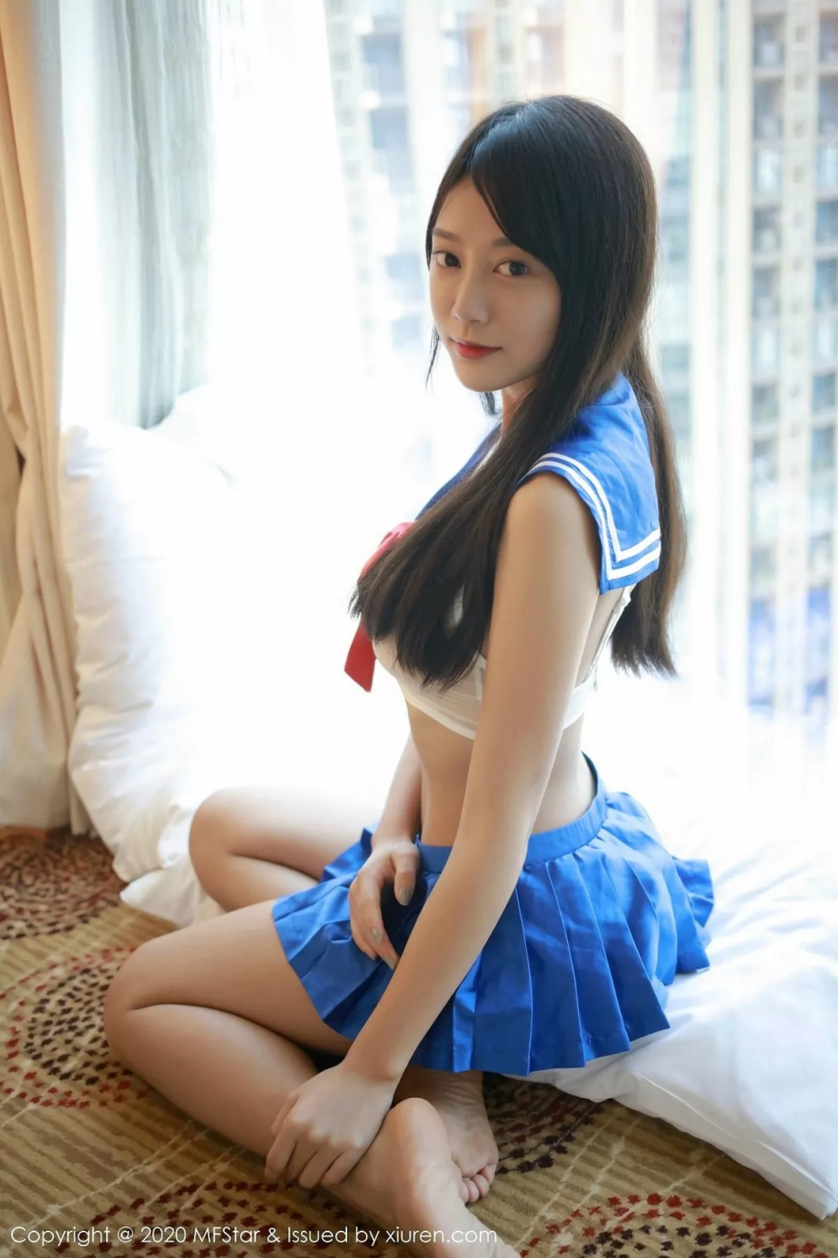 MFStar 模范学院 Vol.285 JK制服玉体写真 何嘉颖