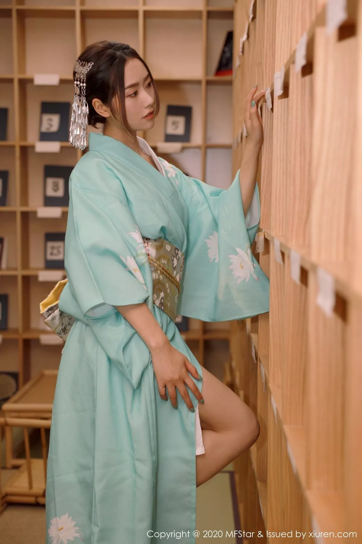 MFStar 模范学院 Vol.332  方子萱 和服美腿私房