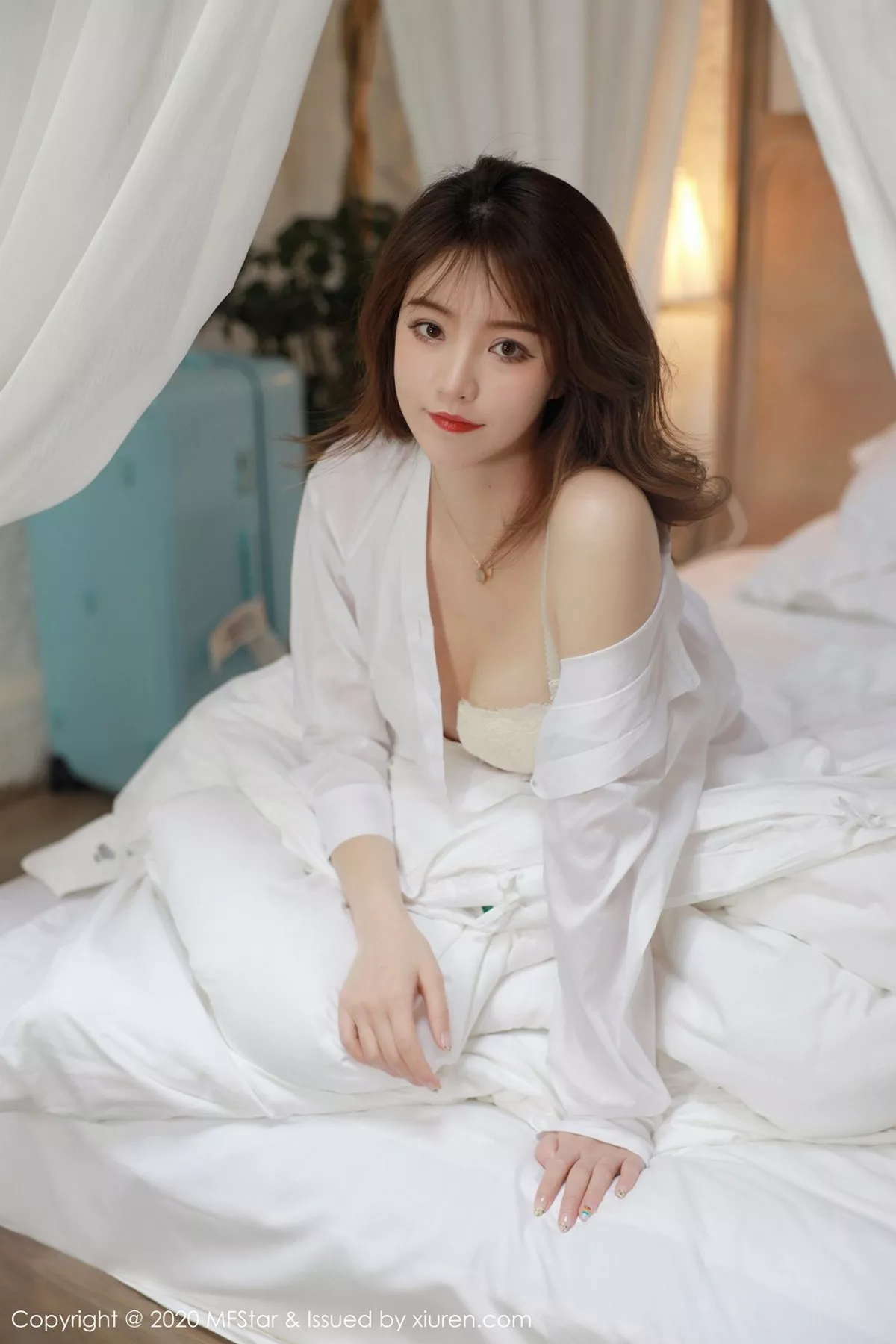 MFStar 模范学院 Vol.369  yoo优优 白色短裙妩媚动人