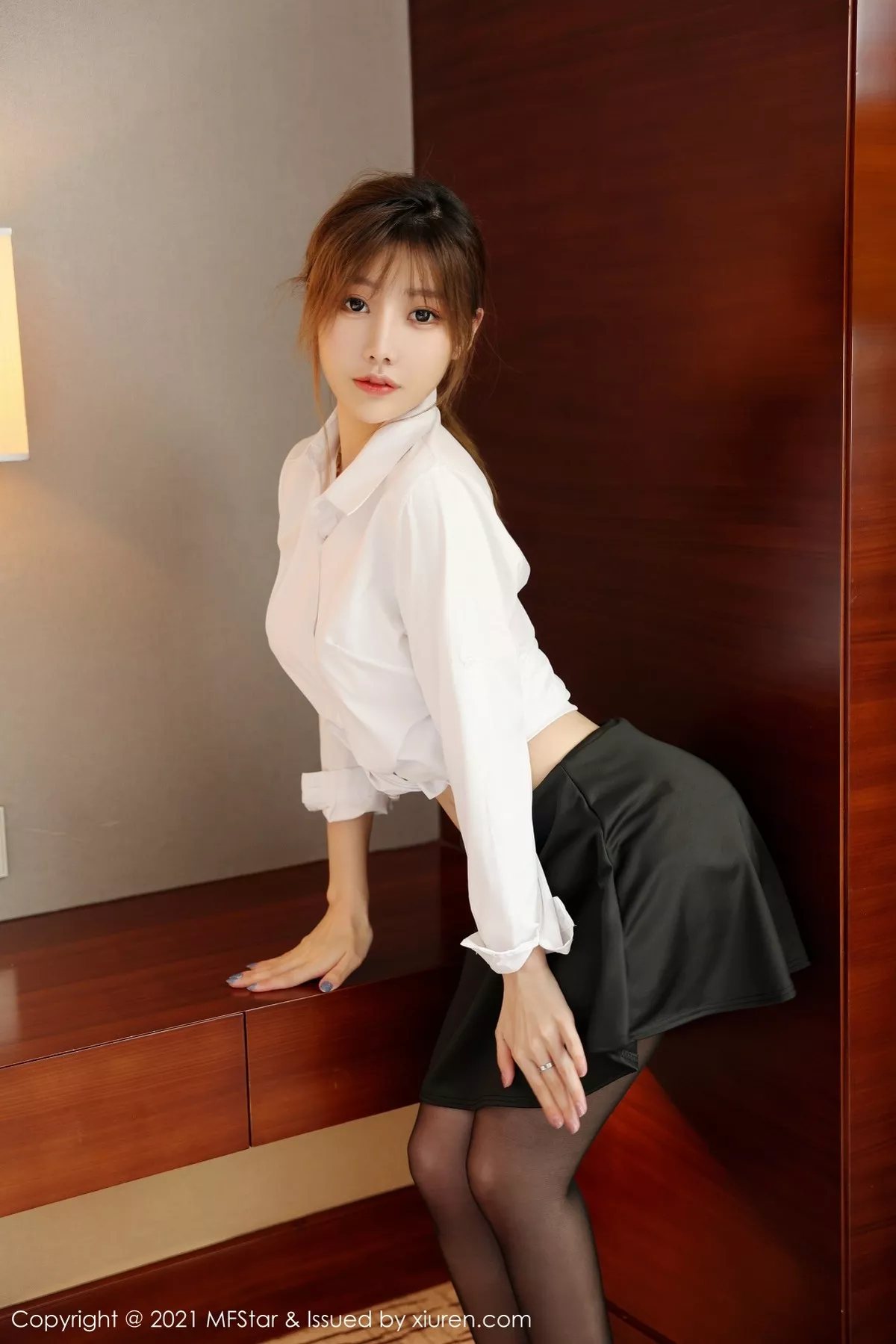 MFStar 模范学院 Vol.525 白衬衫黑丝 李颖煊baby 新人模特首套