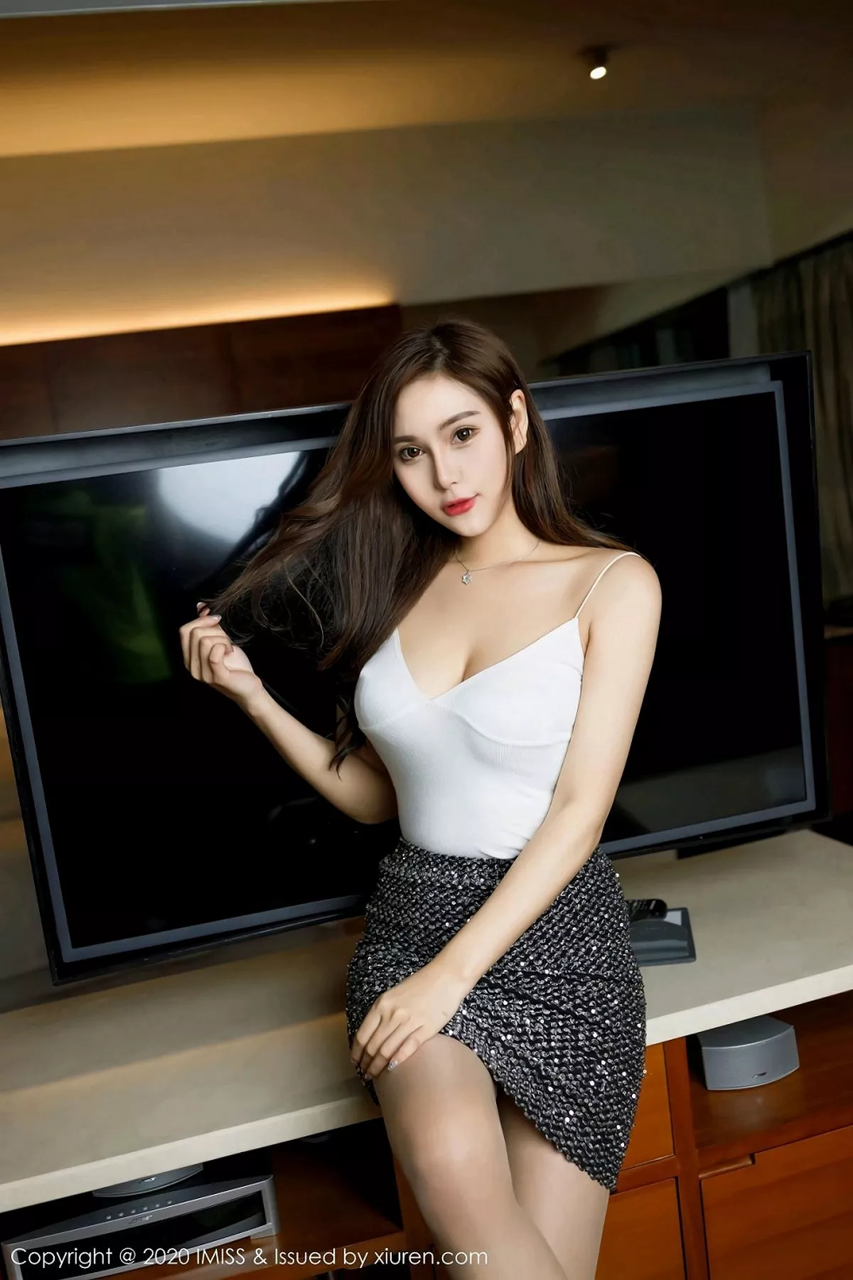 IMiss 爱蜜社 Vol.463 典雅短裙 Lavinia肉肉 丝袜美腿特辑