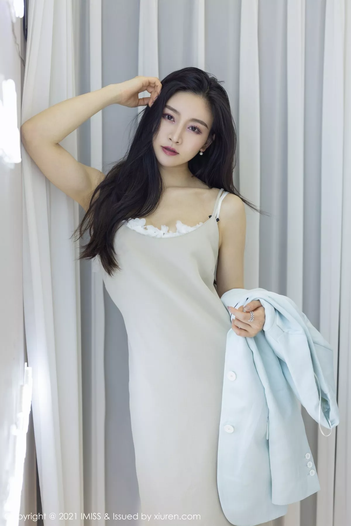IMiss 爱蜜社 Vol.601 碎花与蕾丝内衣 Vanessa 气质美女写真3