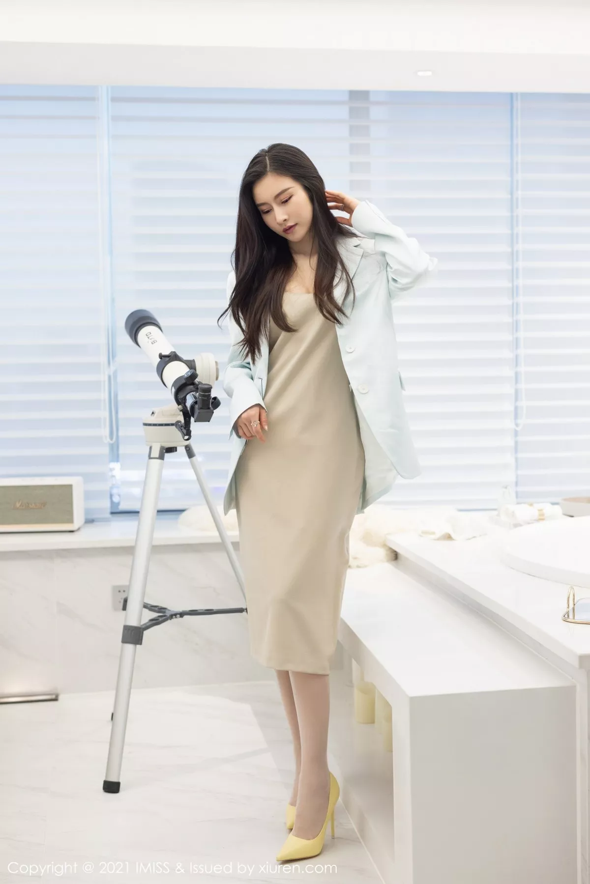 IMiss 爱蜜社 Vol.601 碎花与蕾丝内衣 Vanessa 气质美女写真3