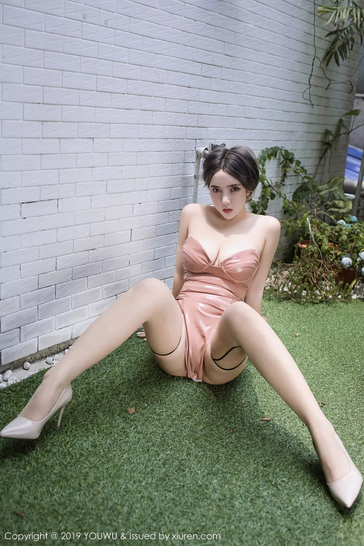 YouWu 尤物馆 Vol.168 丰乳肥臀熟女韵味 温心怡 性感情趣制服写真
